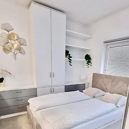 Ljubljana Central Lux Apartment With Free Parking Екстер'єр фото